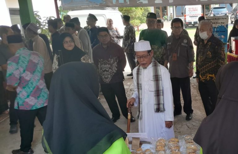 2023-2012-11-17_12-26-12_522829-berita-mediapatriot.co.id-peringati-hari-santri-dan-tahun-toleransi-indonesia-kemenag-kota-bekasi-helat-baksos-lintas-agama