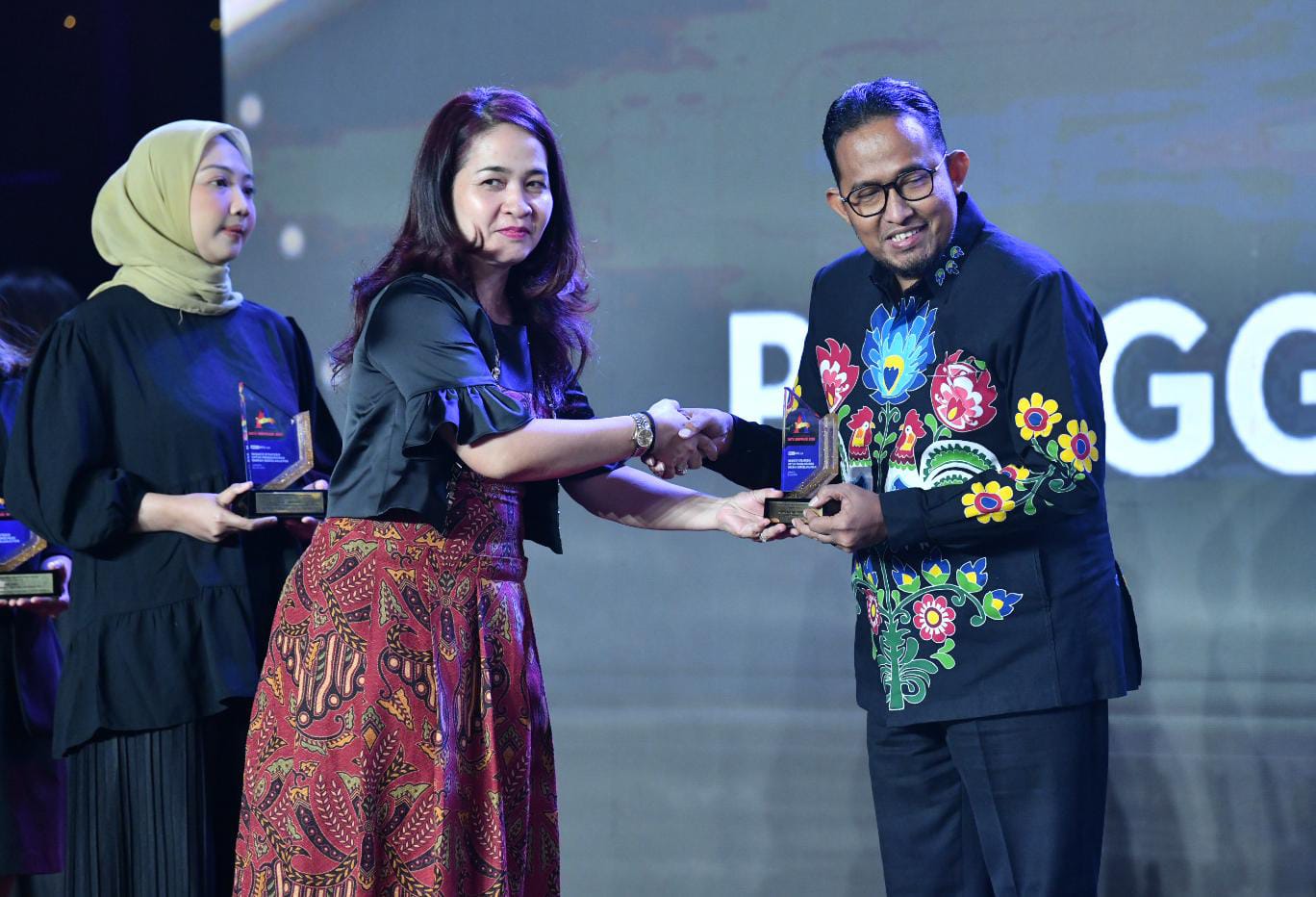 f0099c0a1e5319145398432311168368663fd38b