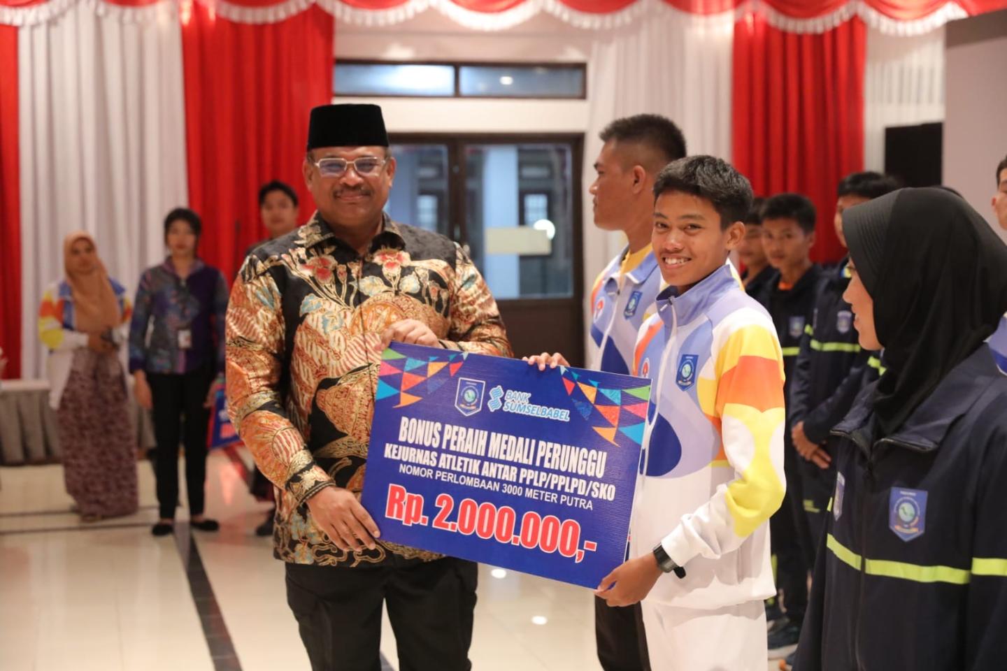 2d7585a1-a73e-49e5-8ace-ca6e056a83b0