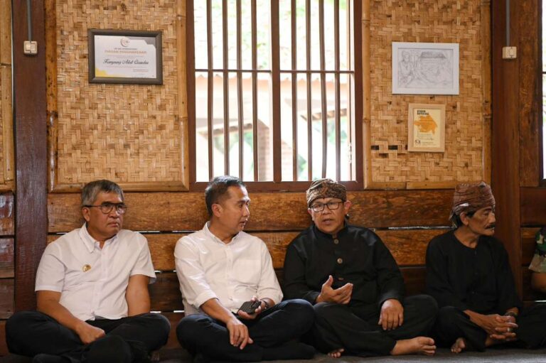 1729685163-566028e6-e809-4b0a-8391-058dd403e801