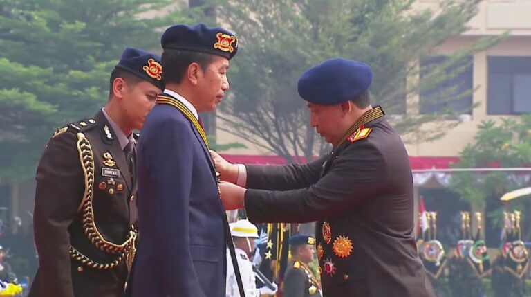 PRESIDEN-DI-ANUGERAHI-LOKA-PRAJA-SAMRAKSHANA