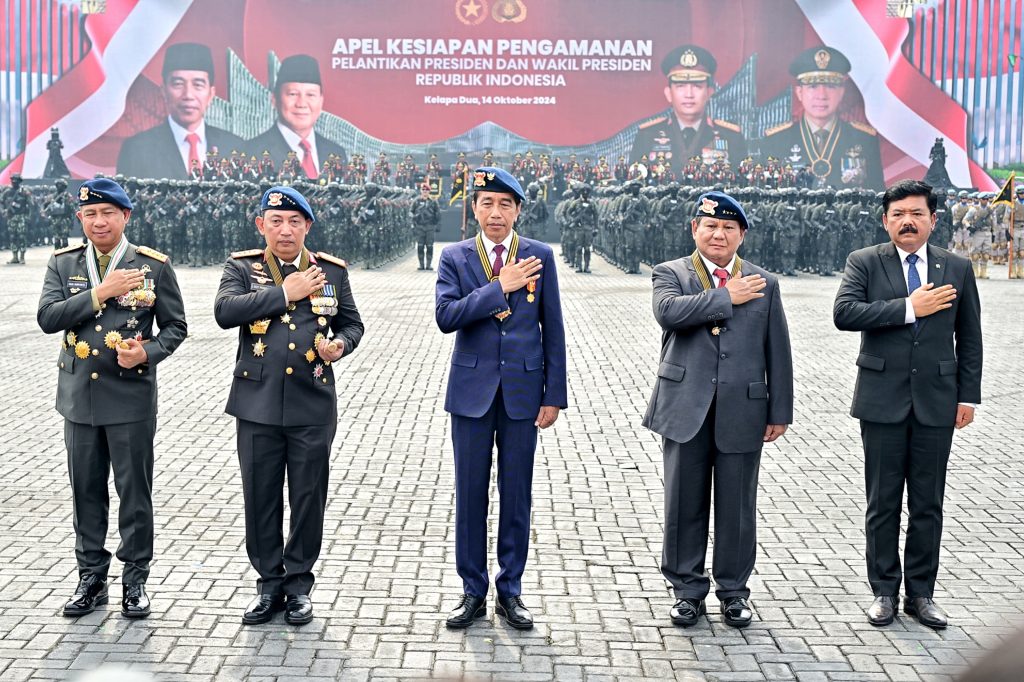 PRESIDEN-DI-ANUGERAHI-LOKA-PRAJA-SAMRAKSHANA-OLEH-KAPOLRI-2-1024x682