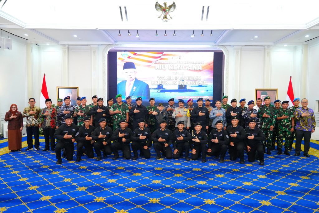 WAPRES-PENYEMATAN-HIU-KENCANA-1024x683