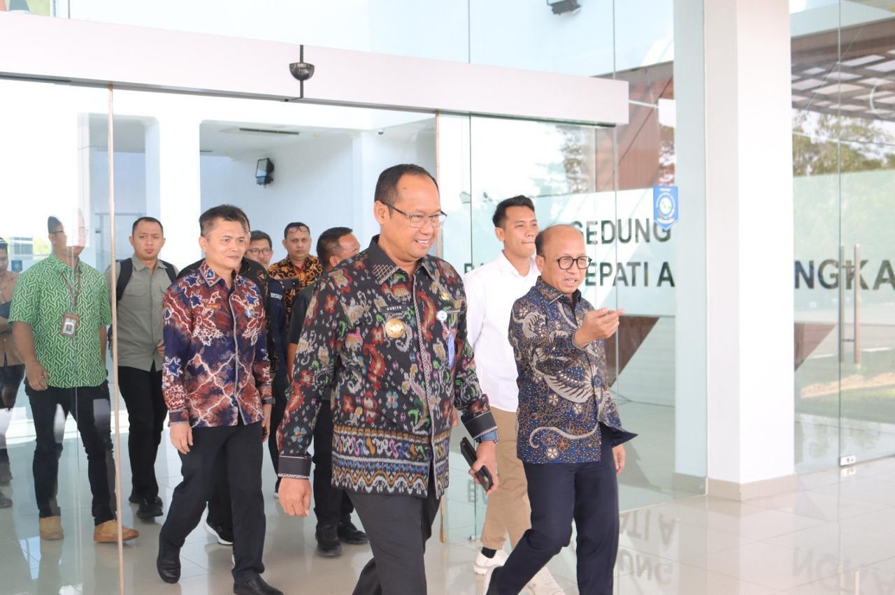 cf8d961d-e562-4d30-b6da-30a17940f5fa