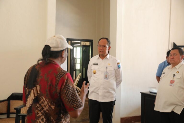 e1d0b1c8-7632-4635-be9c-d93834eae932