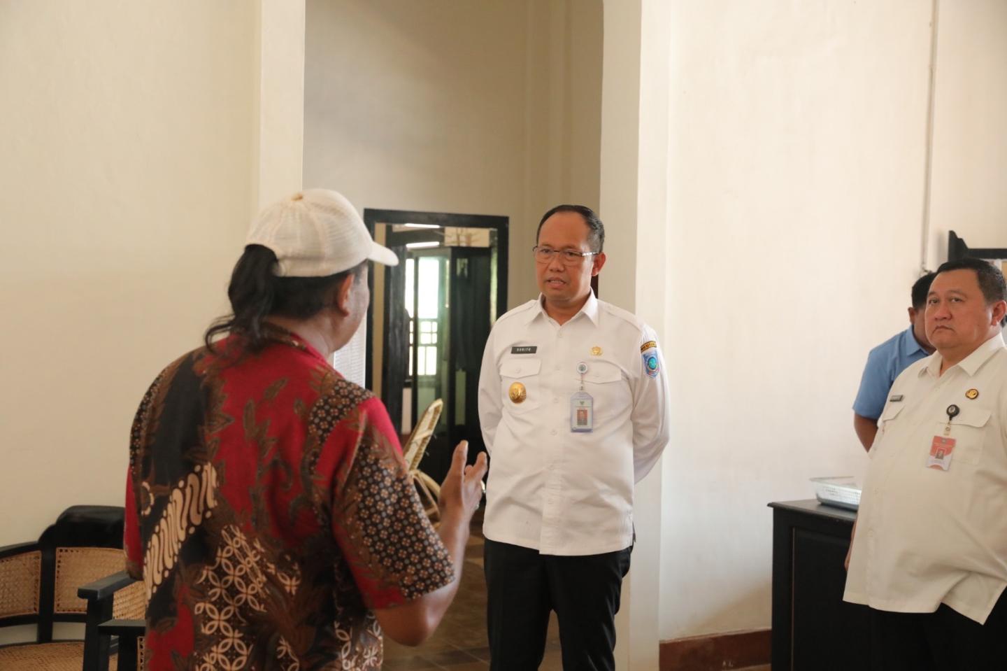 e1d0b1c8-7632-4635-be9c-d93834eae932