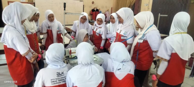 Pendaftaran-Dibuka-Peserta-Kartu-Prakerja-Purbalingga-Akan-Disalurkan-ke-Pabrik-Garmen-3
