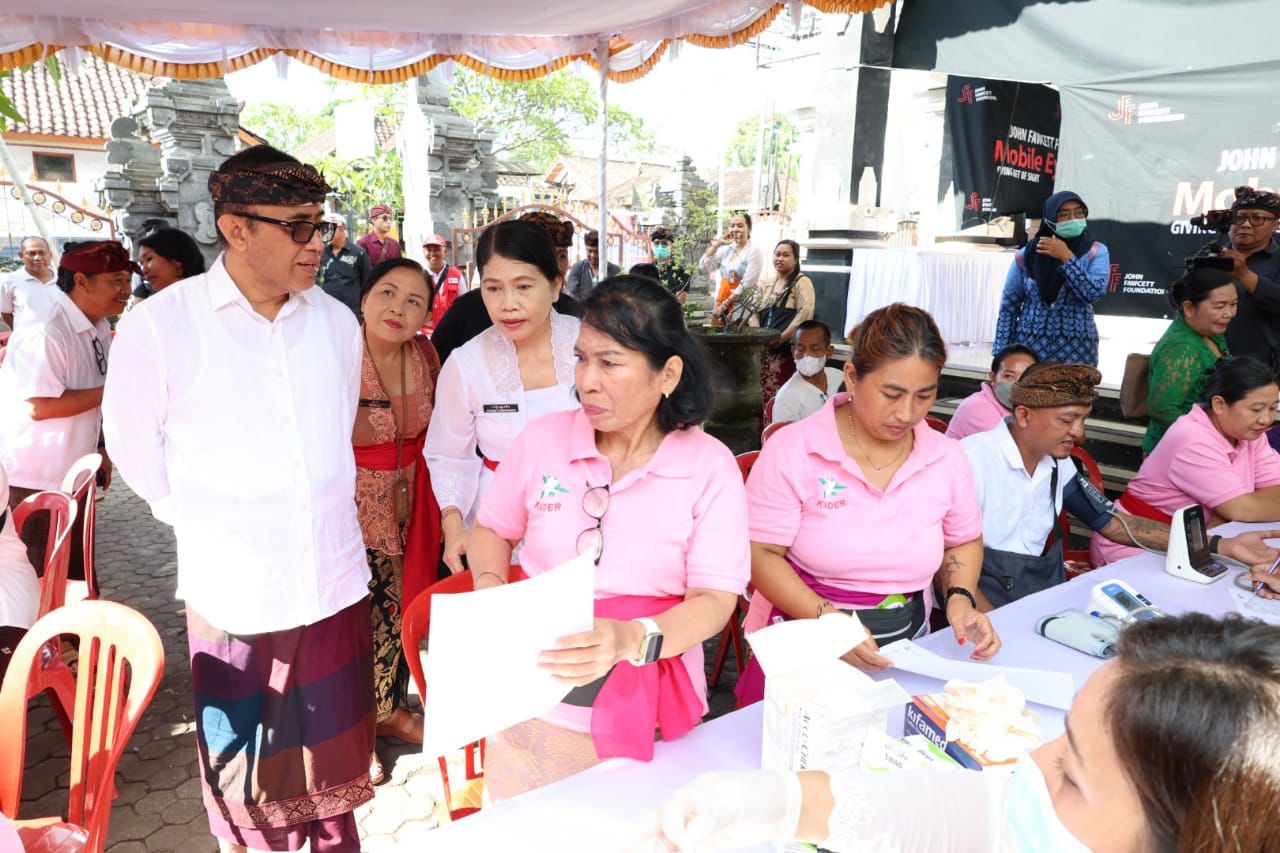 Berita_250703080350_walikota-jaya-negara-tinjau-safari-kesehatan-di-banjar-oongan-dekatkan-pelayanan-kesehatan-bagi-masyarakat