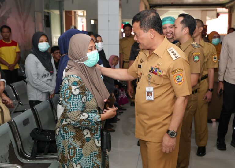 Tinjau-RSUD-Moewardi-1024x733