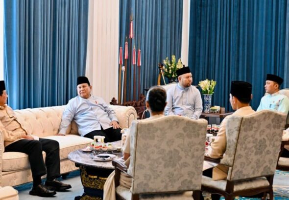 Pertemuan_Presiden_Prabowo_saat_bertemu_para_mantan_presiden_dan_pejabat_tinggi_negara_di_Open_House_Istana_Kepresidenan